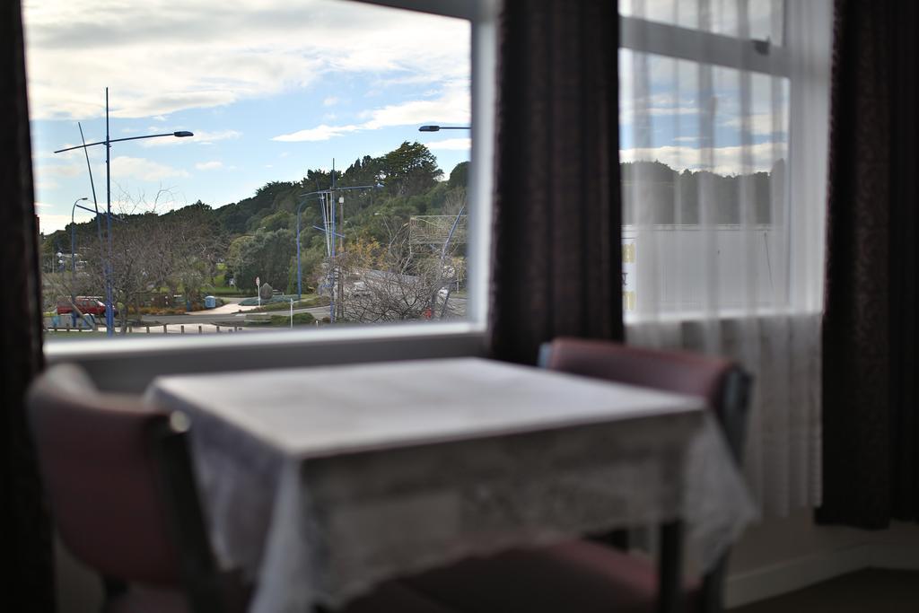Masonic Hotel Waitara Exterior photo