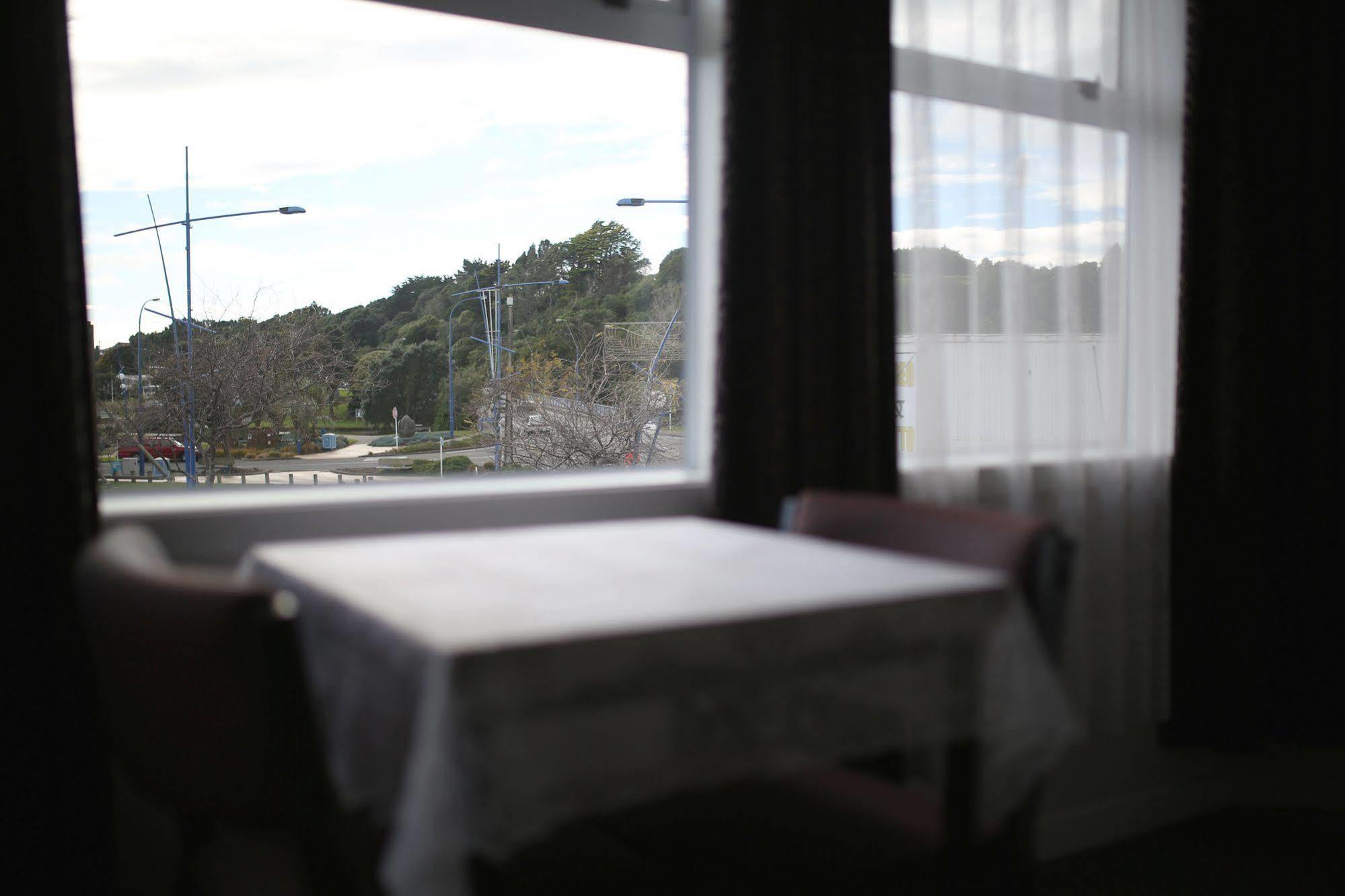 Masonic Hotel Waitara Exterior photo
